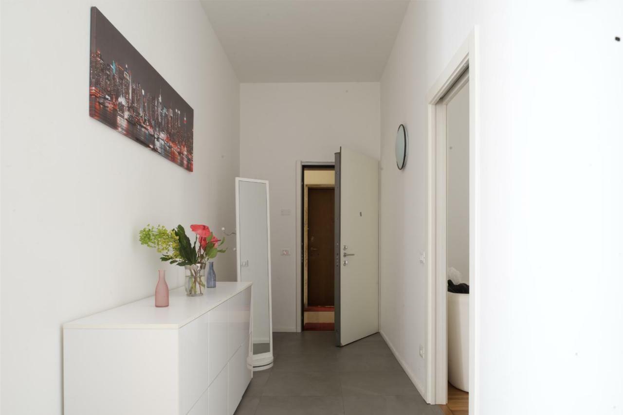 Exclusive 3 Bedrooms Apartment Near Duomo ミラノ エクステリア 写真